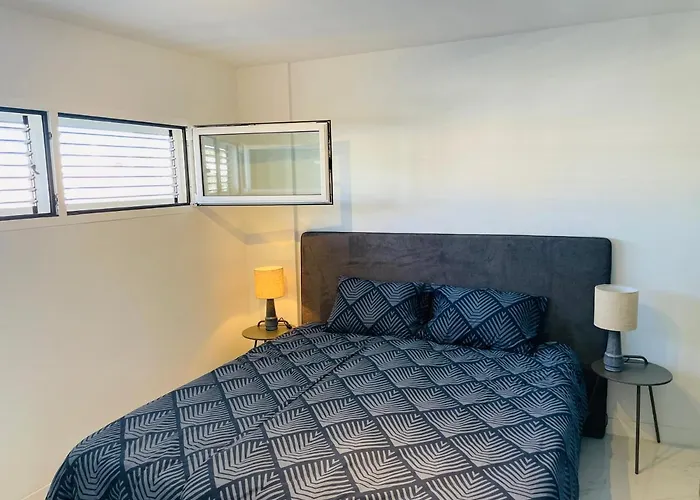 Top-Apartment Near Yumbo